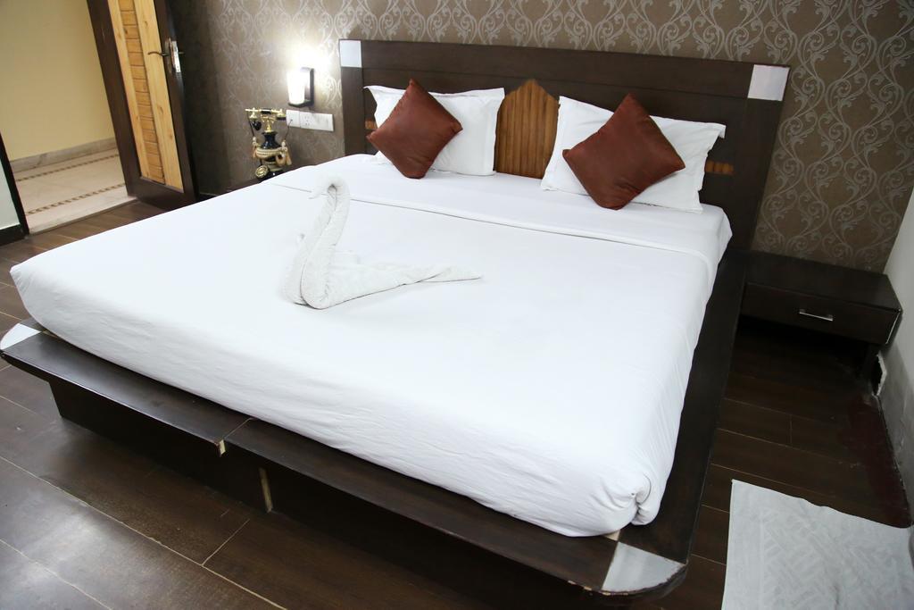 Hotel Ananda دلهي الغرفة الصورة