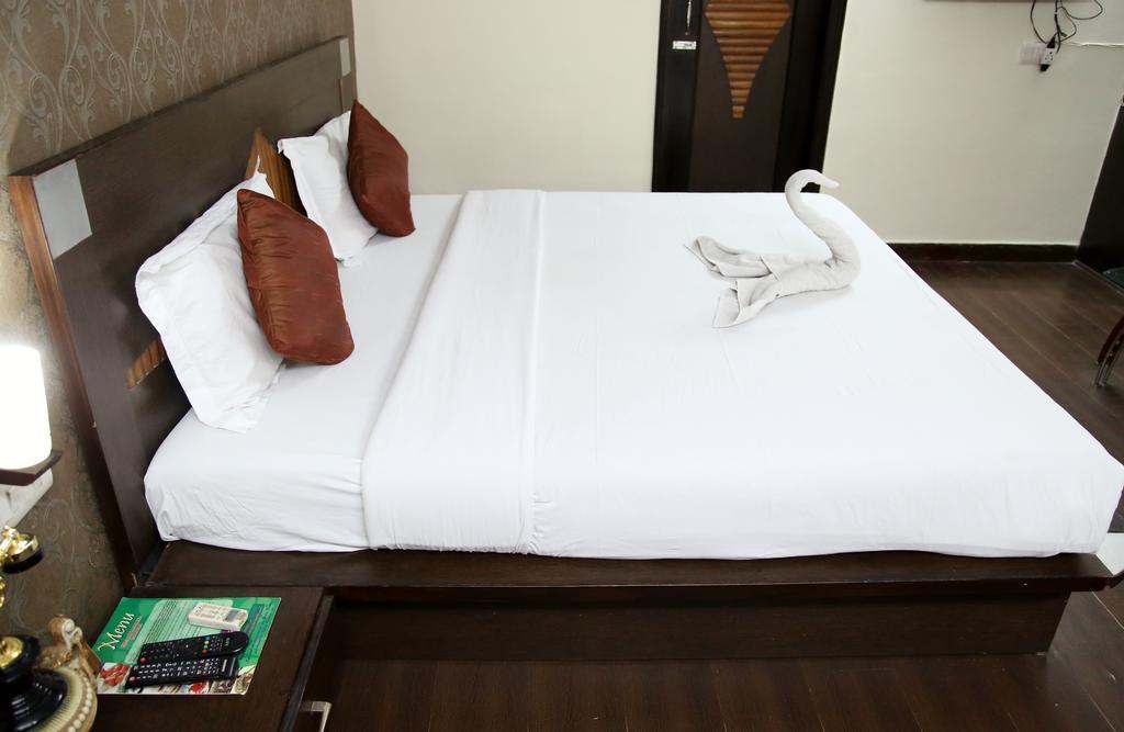 Hotel Ananda دلهي الغرفة الصورة